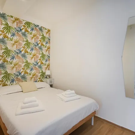 Guesthost - Color House Bari