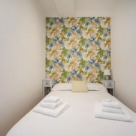 Guesthost - Color House Appartement