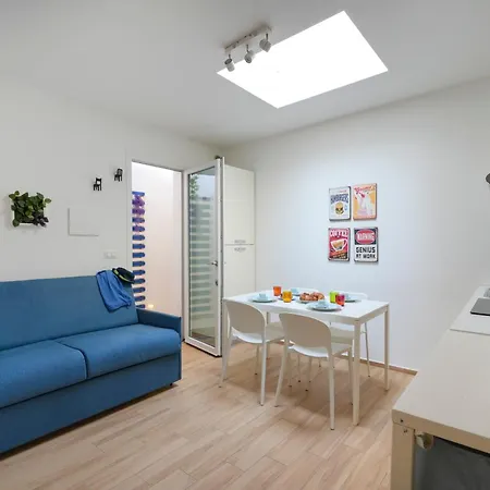Color House Apartment Bari