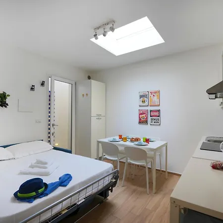 Apartment Color House Bari