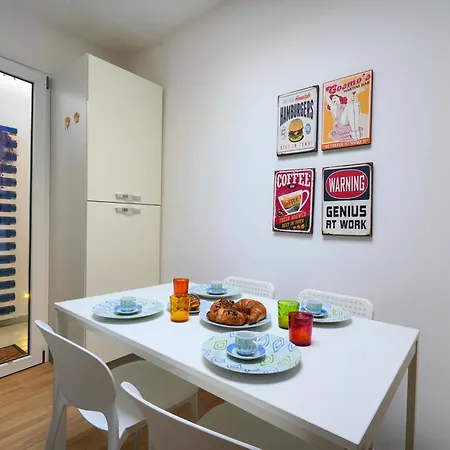 Apartment Color House *